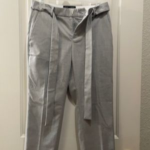 I’m selling my brand new Banana Republic pants